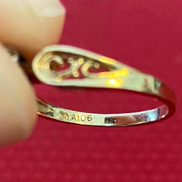 10K Gold Ring - With Real Diamond - Size 6.75 - 7 - Beautiful! - Picture 6 of 7